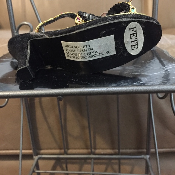 Collectible Miniature Shoe by FETE - Picture 4 of 5